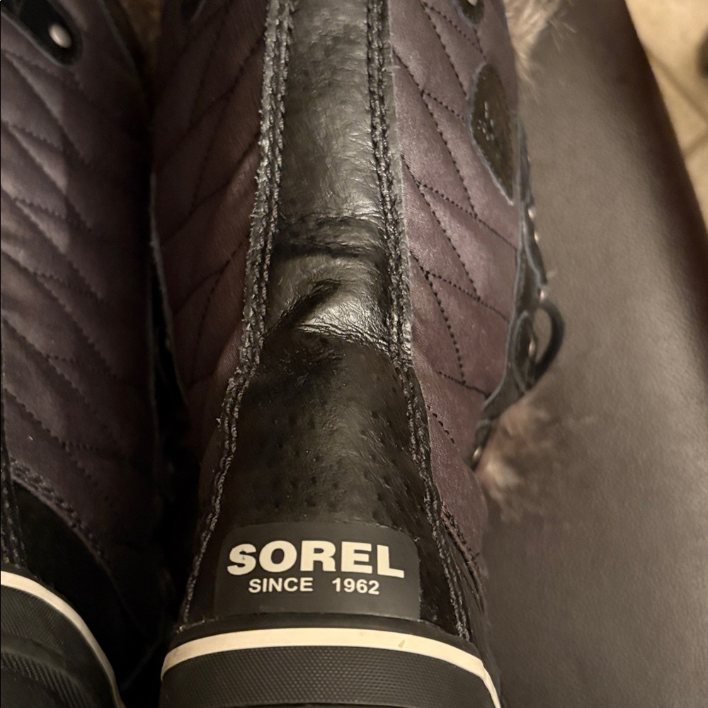 Sorel women’s waterproof Black Fur-Lined Winter Boots. Worn once - Picture 5 of 5